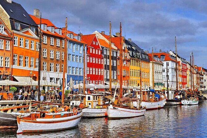 2-Hour Private City Walking Tour with a Canal Tour ticket - Why this Copenhagen walk feels like more than a route