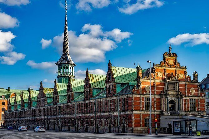 2-Hour Private City Walking Tour with a Canal Tour ticket - Royal Playhouse area and the Hamlet connection
