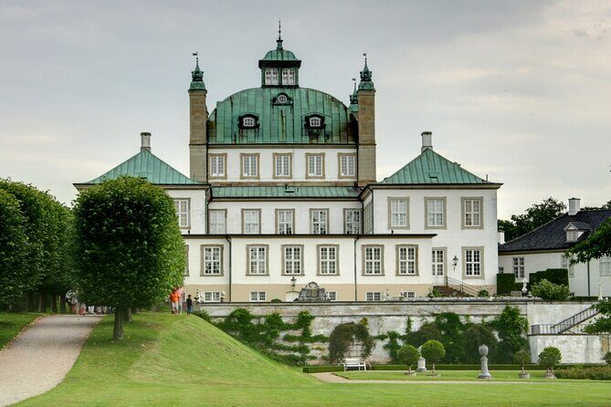 Castles of Kronborg and Frederiksborg from Copenhagen by Car - Frederiksborg Castle and gardens: when the 8-hour option pays off