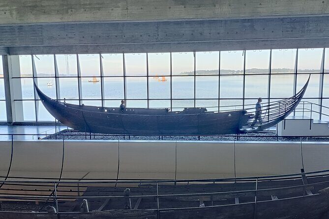 Cathedral ,Viking ships Tour, Palace and Castle (April) - A Day of Castles and Viking Ships from Copenhagen