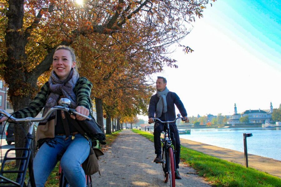 Copenhagen: 1.5-Hour City Highlights Bike Tour - Amalienborg to Nyhavn: Royals and the Colorful Canal That Ends the Ride