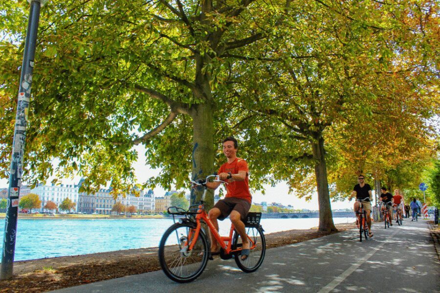 Copenhagen: 1.5-Hour City Highlights Bike Tour - Weather, Rain Ponchos, and What to Wear