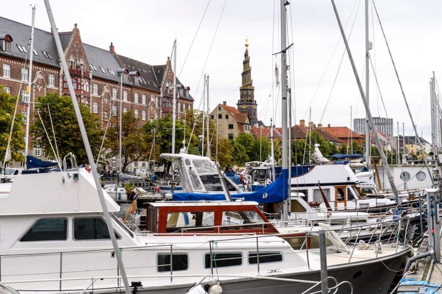 Copenhagen: 1.5-hour Private Walking Tour of Christianshavn - The guides: why storytelling can make or break a short tour