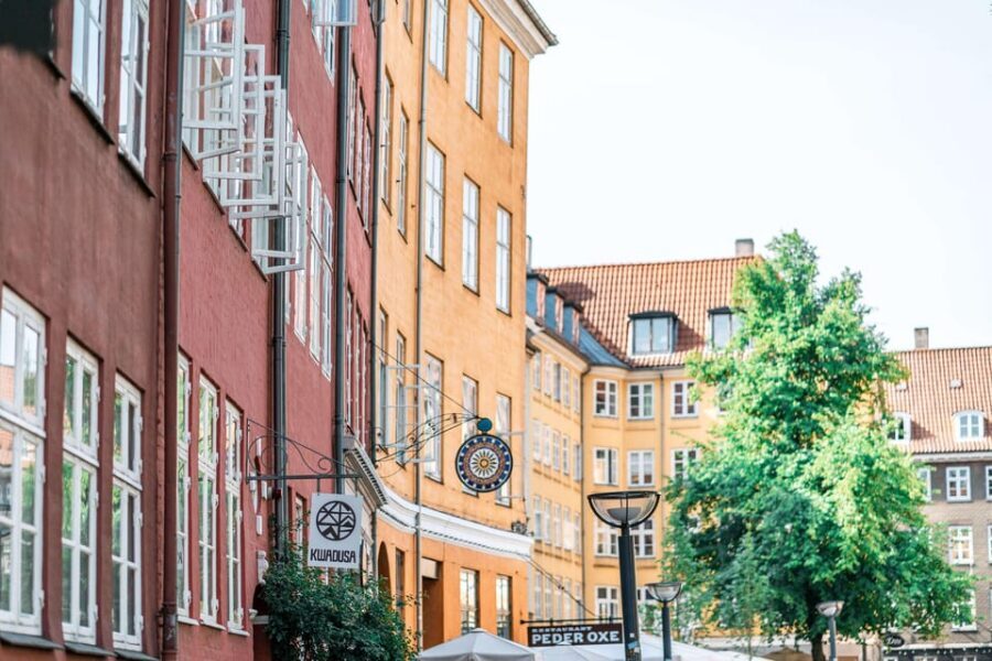 Copenhagen: 2-hour Old Town Private Walking Tour - Finish at Stork Fountain: closing the loop