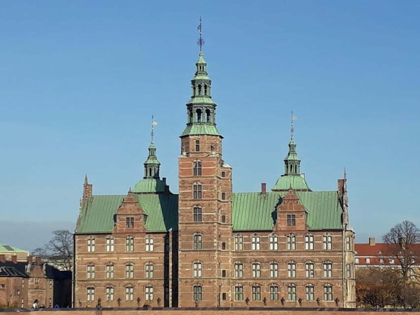 Copenhagen: 2,5-Hour 'Must See' Bike Tour with a Local Guide - Gefion Fountain and The Little Mermaid: Two Stops That Teach You How to Read Copenhagen