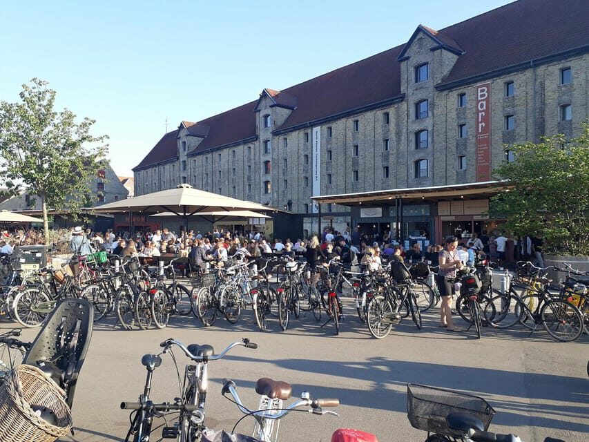 Copenhagen: 2,5-Hour 'Must See' Bike Tour with a Local Guide - Copenhagen City Hall and Christiansborg Palace: Where Power Looks Old and New