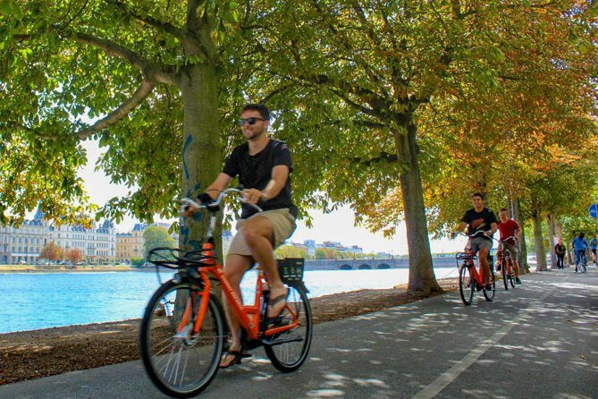 Copenhagen: 3 Hour Private Bike Tour - Christiansborg Palace area: major sight, easy pace