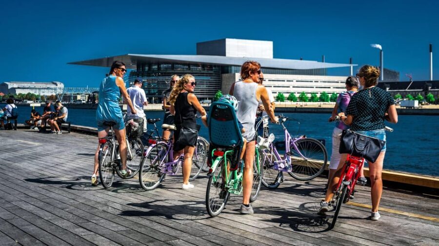 Copenhagen: 3-hour Private Guided Bike Tour - Little Mermaid photo stop and Amalienborg Palace: the classic views, timed well