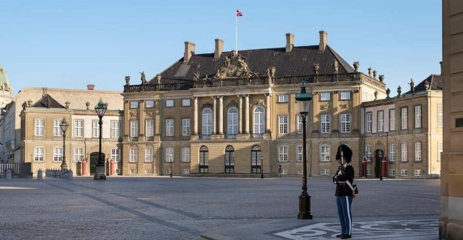 Copenhagen: Amalienborg Palace Museum Entry Ticket - Christian X’s dining room: living space as historical evidence