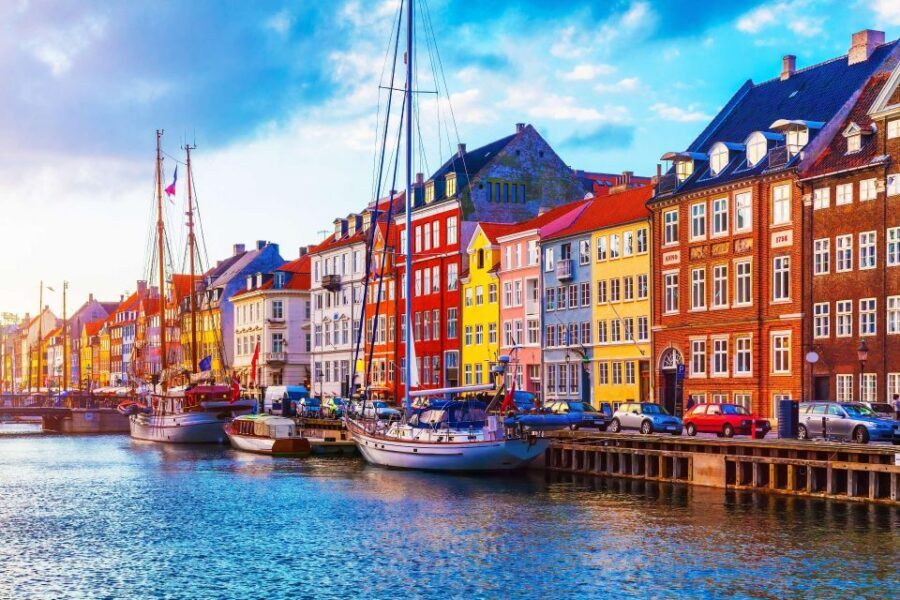 Copenhagen: Canal Boat Cruise & Old Town/Nyhavn Walking Tour - Price and what you’re actually buying with $274