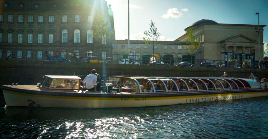 Copenhagen: Classic Canal Tour & The Harbour - Comfort, rain, and the one downside of a covered roof