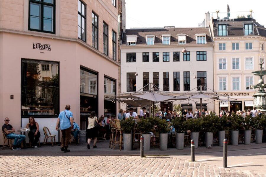 Copenhagen: Express Walk with a Local in 60 minutes - A 60-Minute Copenhagen Overview From City Hall to Nyhavn and Børsen