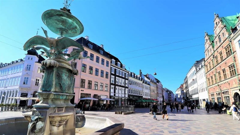 Copenhagen: Guided Bike Tour in French - Rosenborg Castle to the Round Tower: closing with a skyline landmark