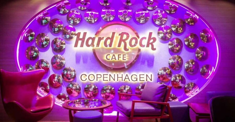 Copenhagen: Hard Rock Cafe with Set Menu for Lunch or Dinner - Acoustic vs Electric: the set menu choice that drives everything