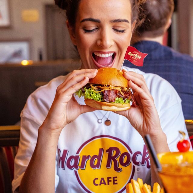 Copenhagen: Hard Rock Cafe with Set Menu for Lunch or Dinner - Dessert and included drinks: what’s in, what’s out