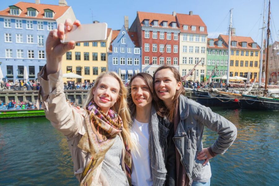 Copenhagen: Highlights & Secrets Private Walking Tour - Why This Walking Tour Works So Well