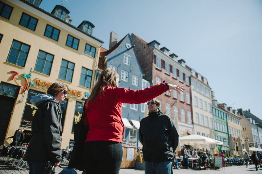 Copenhagen: Hygge and Happiness Culture Walking Tour - Photo-Friendly Stops and Viewpoints (Even When You’re Not Chasing Tickets)