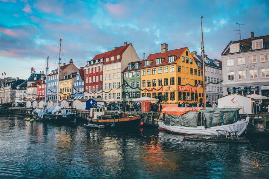 Copenhagen: Hygge & Highlights Walking Tour with Local Guide - Amalienborg: how to watch Denmark’s royal square like a local