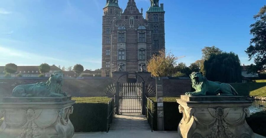 Copenhagen: King's Garden Outdoor Escape Room Game - Walking through the garden: what the 2-hour window feels like