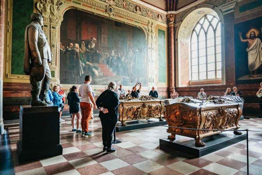Copenhagen: Kronborg, Frederiksborg Castle and Roskilde Tour - Viking Ship Museum in Roskilde: how to see the Viking era fast