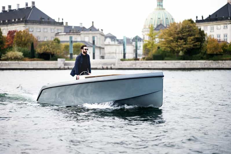 Copenhagen: Private Boat Tour with Captain (Lite) - The first 10 minutes: safety, then snacks and drinks