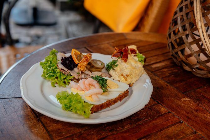 Copenhagen Private Food Walking Tour with 6 or 10 Tastings - The Round Tower exterior stop: sightseeing without ticket pressure