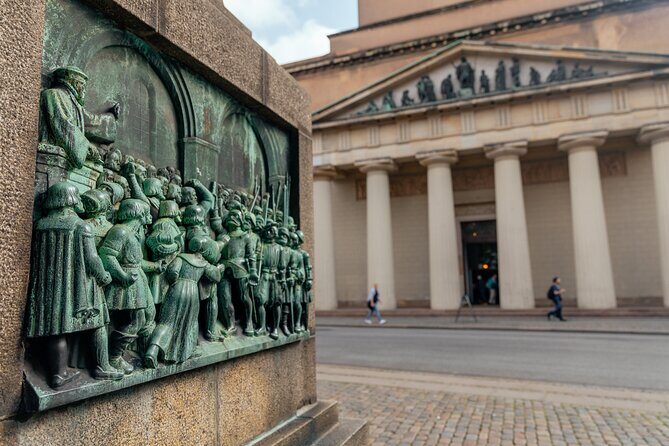 Copenhagen Private Tour: Highlights & Hidden Gems by Bike or Foot - The local snack and planning chat (1.5 hours)