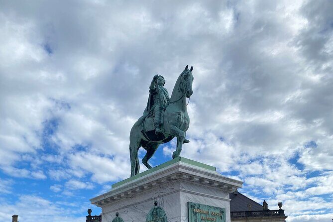 Copenhagen Self-Guided Murder Mystery Tour by Amalienborg Palace - Stop-by-stop: what you do at Amalienborg, the church, and Nyhavn