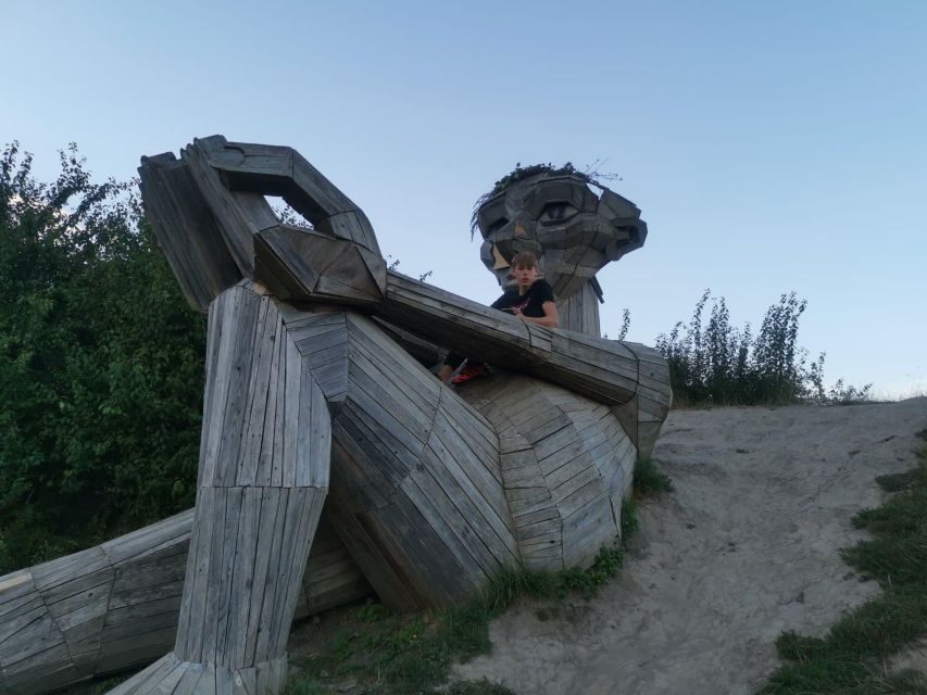 Copenhagen: The Six Forgotten Giants Hunt and Nature Walk - Milad’s meet-up point and the 25-minute shift out of the city