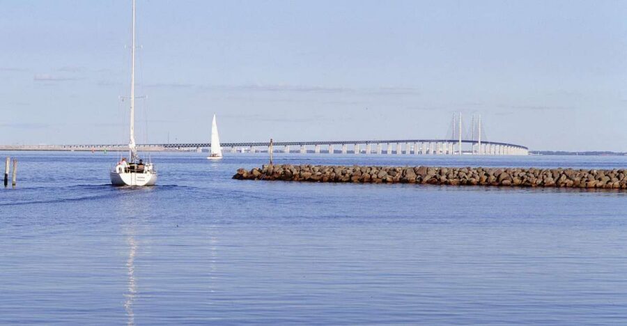 Copenhagen: Tour Across the Øresund Bridge to Lund and Malmö - Malmö Castle and Turning Torso: photo stops that still land