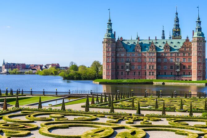 Deluxe Copenhagen Shore Excursion from Cruise Ship Port - The Little Mermaid photo stop: quick, iconic, and designed for cruises