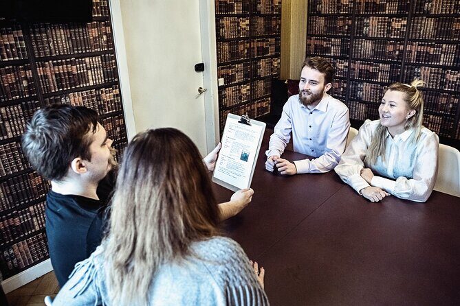 Downfall Spy Mission (Premium Private Escape Room) - Meeting at Aldersrogade 6A and getting started fast