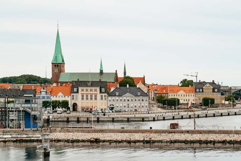 From Copenhagen: Lund and Malmö 2-Country Tour - Malmö in one breath: Turning Torso, Malmö Castle, and Stortorget