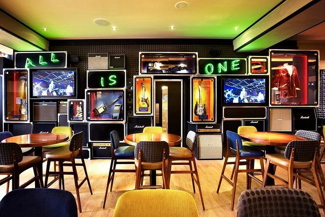 Hard Rock Cafe Copenhagen with Set Menu for Lunch or Dinner - Skip-the-Line Priority Seating: What You Can Expect Day-to-Day
