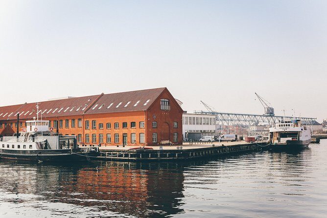 Hygge Walk in Copenhagen with a Local - Stop 2: Cozy old-town streets and a culture-and-food rhythm