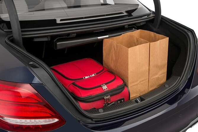 Private Transfer Copenhagen Airport CPH to Copenhagen by Sedan - The Ride: Mercedes E-Class Comfort in 15–25 Minutes