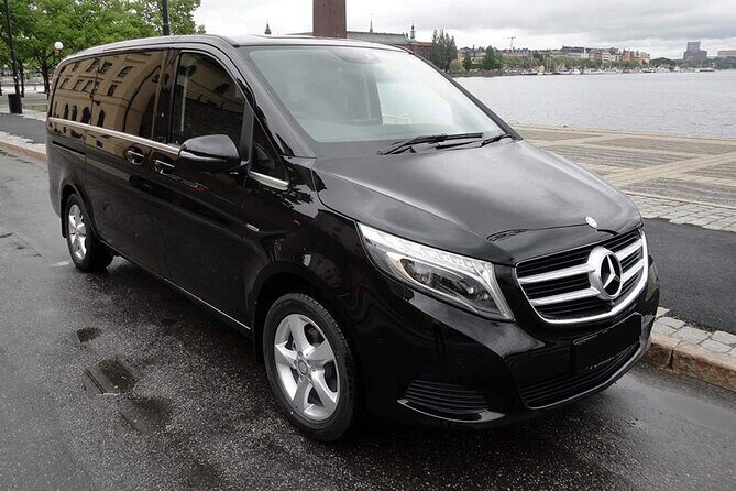 Private transfer Copenhagen airport, Port to or from the city - Airport to city: avoiding the taxi maze on arrival day