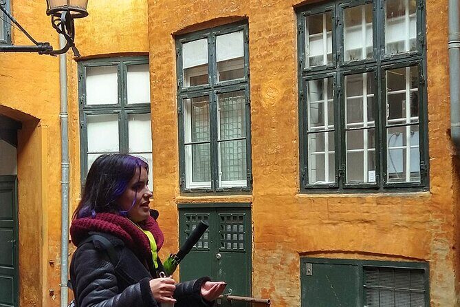 Private Walking Classical Tour of Copenhagen - Church of Our Lady and Copenhagen University: Two Neighbors, One Story