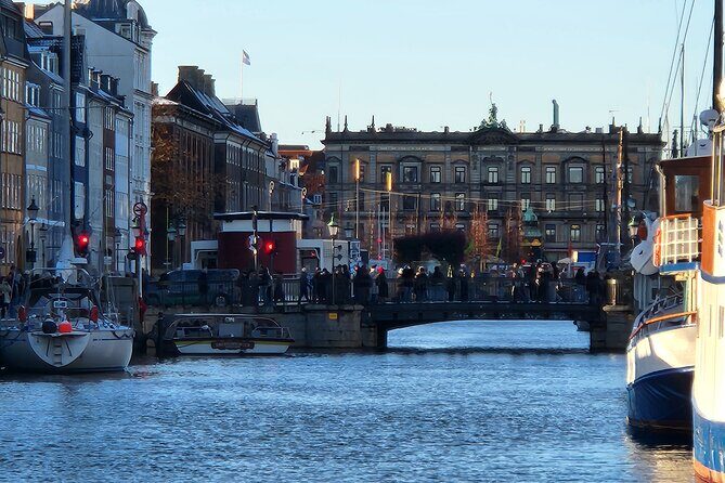 Walk & Canal Tour: Copenhagen Highlights + Changing of the Guards - Glyptotek and the Black Diamond: art and architecture without the ticket hunt