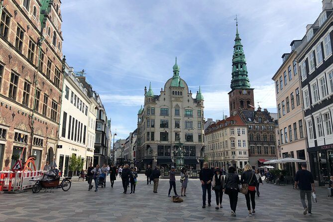 Walking tour - Copenhagen Old Town & Tivoli Park included - Amalienborg at 12:00: timing the Royal Guard change correctly